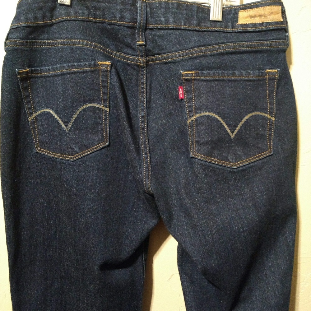 BOGO** Levi jeans - Picture 2 of 8